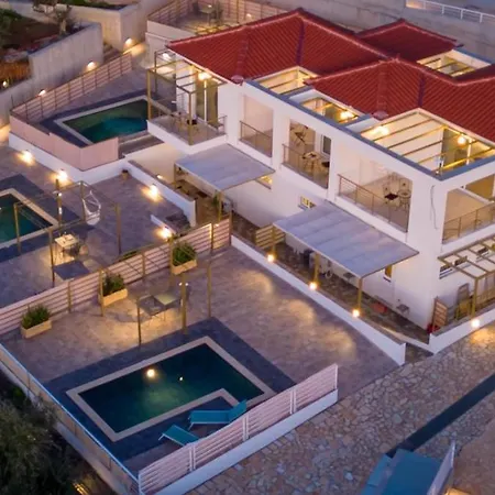 아파트 Needa's - Life With Private Pool *