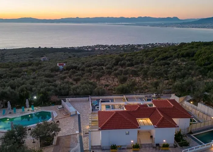 Apartament Needa's - Life With Private Pool Kalamata