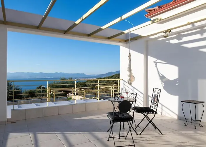 Needa's - Life With Private Pool Kalamata