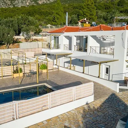 Needa's - Life With Private Pool * Kalamata