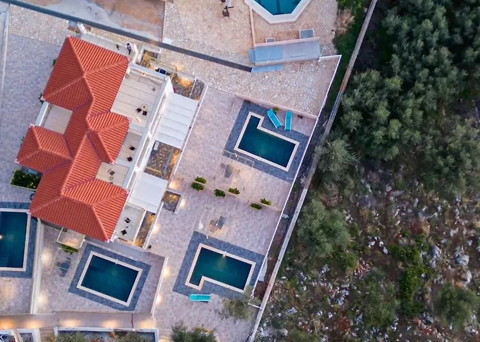 Needa's - Life With Private Pool דירה